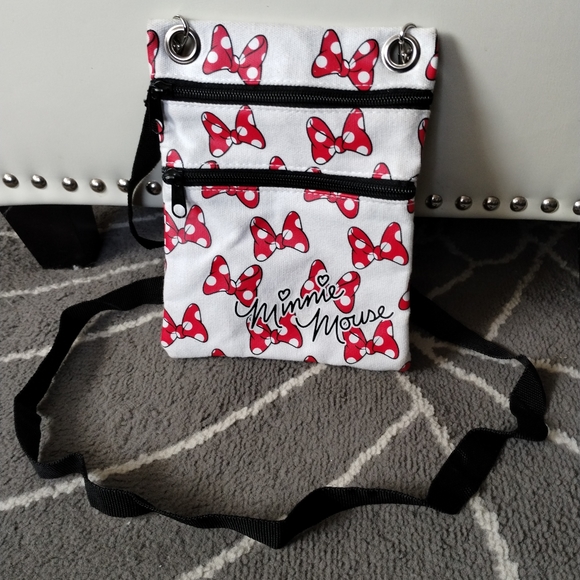 Disney Minnie Mouse Crossbody Purse EUC - Picture 14 of 16